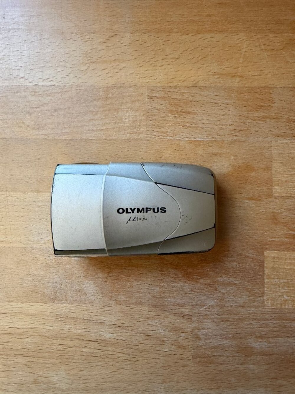 Olympus Stylus Epic MJU II 35mm f2.8 FOR PARTS/REPAIR Powers On